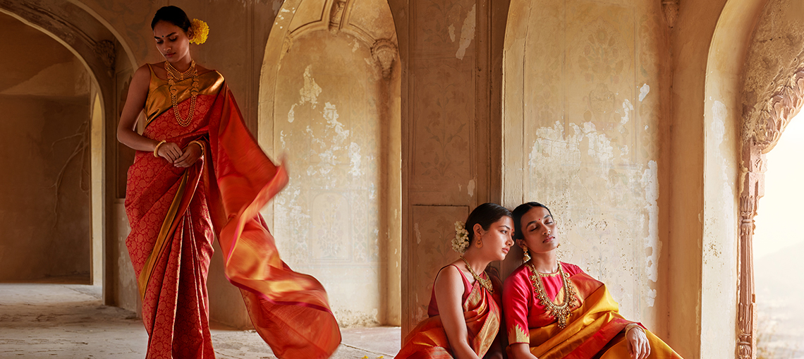 Statement Sarees for Summer Weddings: Light, Luxe & Unforgettable